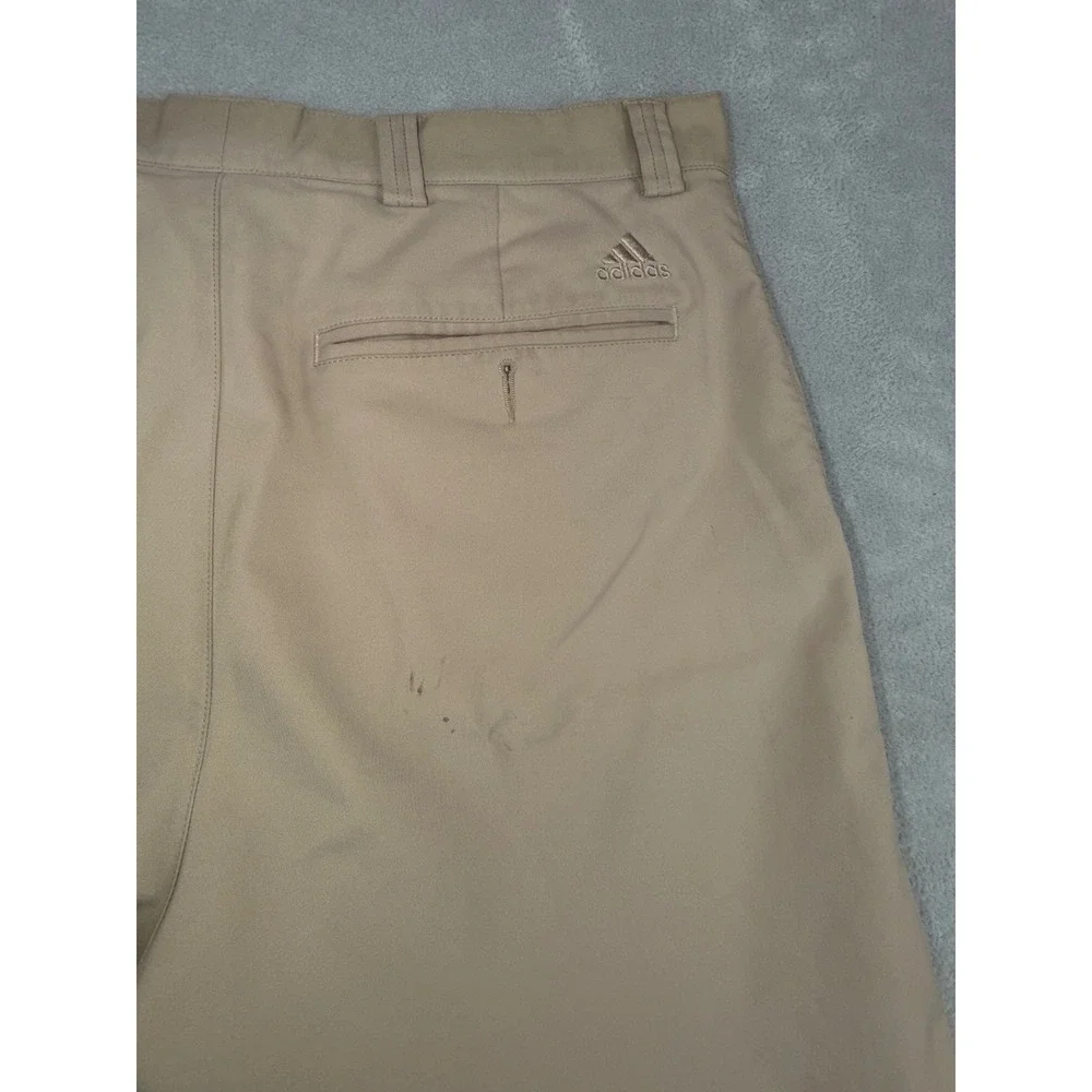 Adidas Mens Golf Shorts Khaki Tan Flat Front Performance‎ Size 32 Polyester